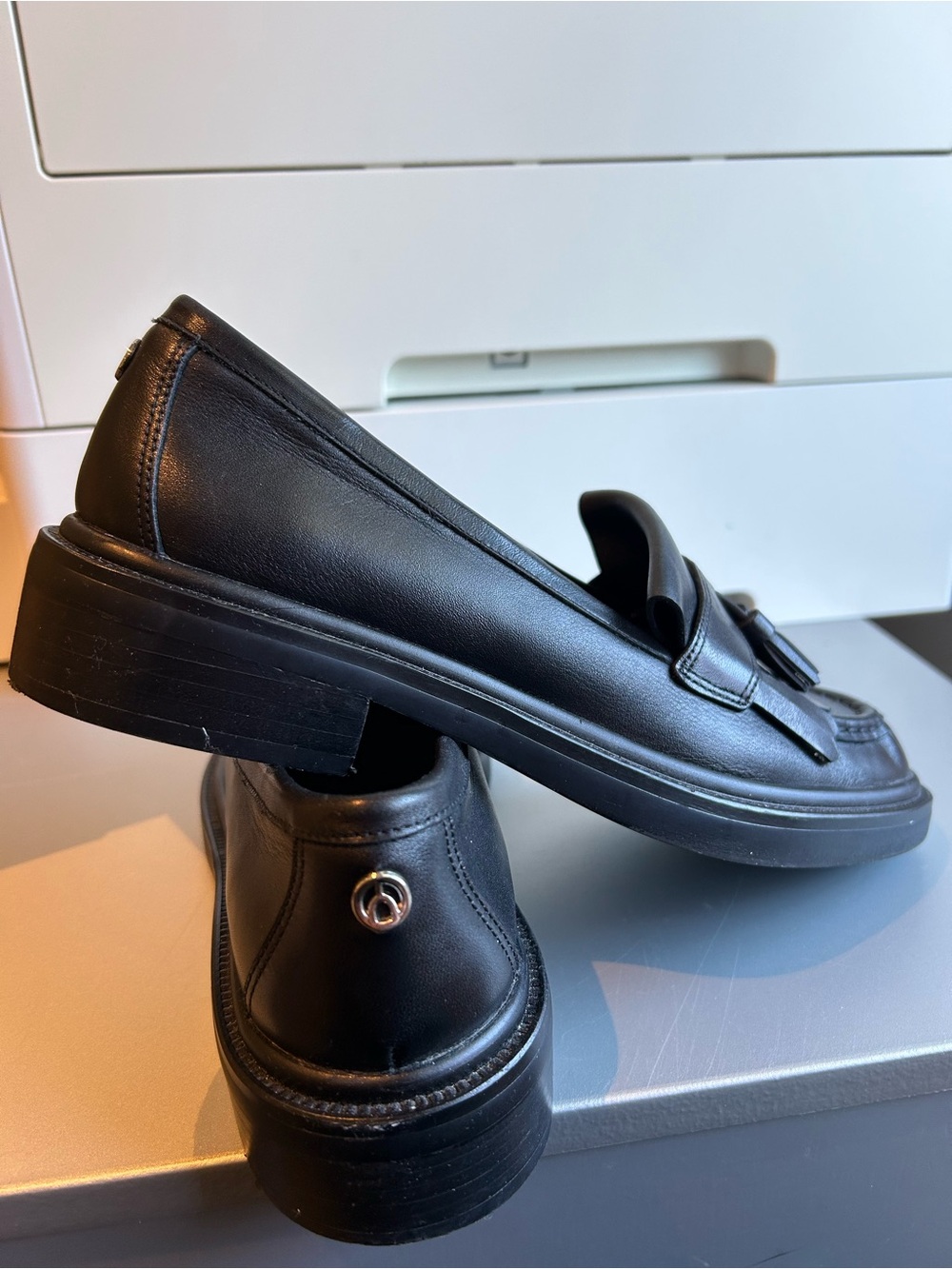 Women’s Leather Wishbone Black Tassel Loafers Size 8.5 - Picture 4 of 10